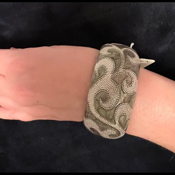 NWT! New York & Co Hinge Bracelet - Silver & Grey - Picture 2 of 4